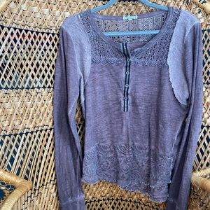 BKE Gimmicks distressed long-sleeve